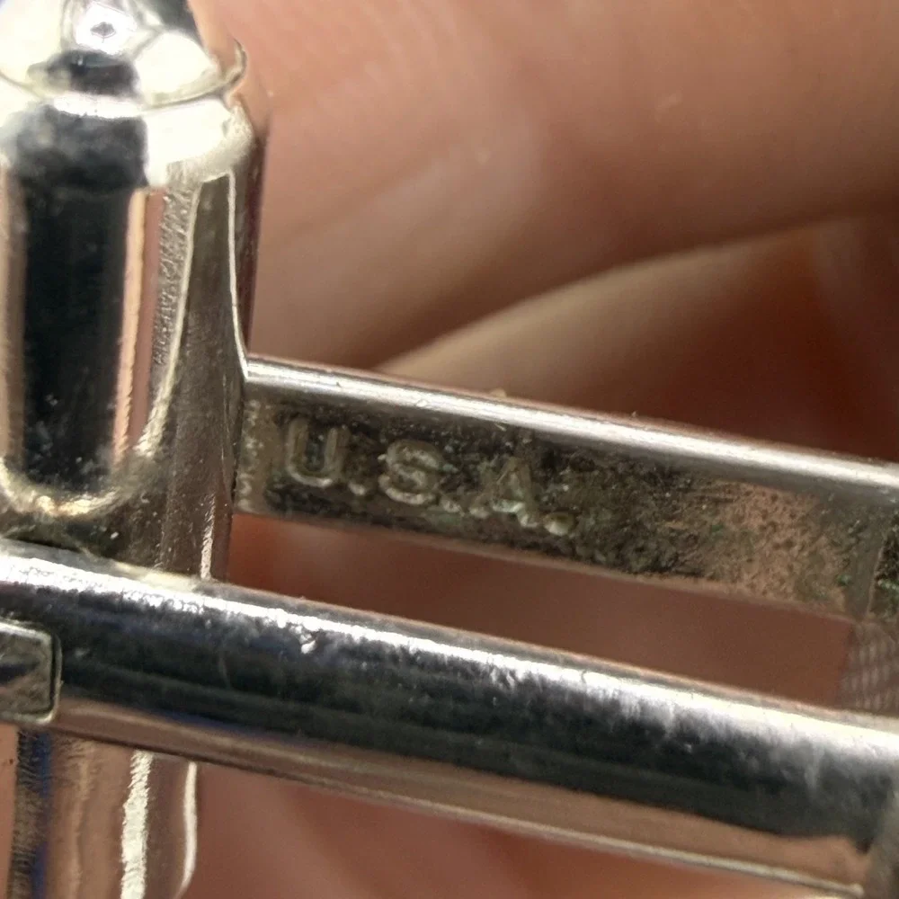 Vintage Hickok Cufflinks Red Confetti Lucite Silver Tone‎ Signed